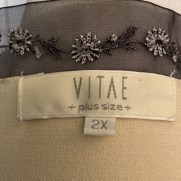 NWOT -  Beige Top - Picture 5 of 9